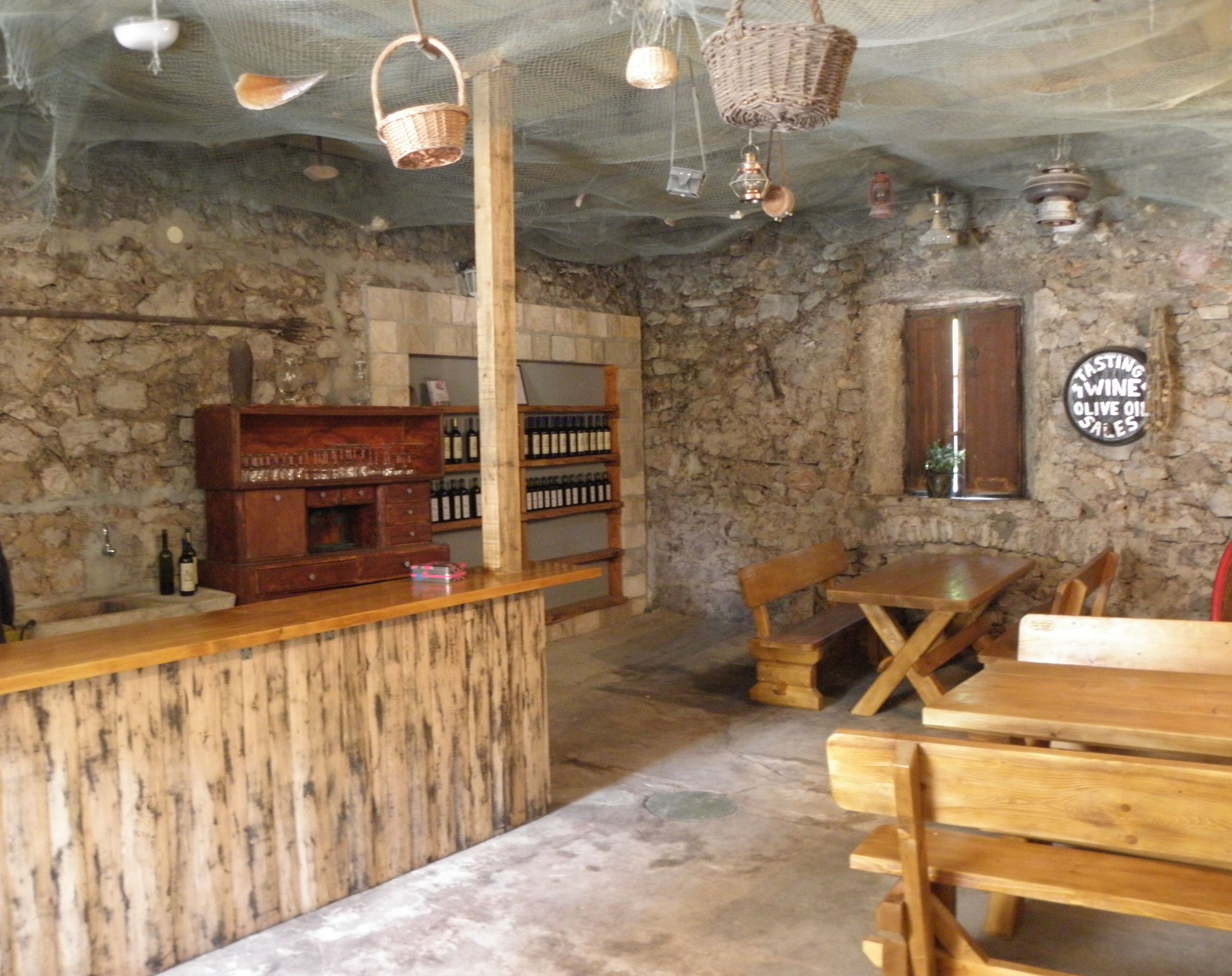 vinski podrum oskorusno oskoru&scaron;no wine vine